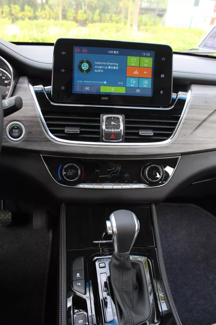 10万元宜家宜商七座mpv新标杆宝骏730双离合自动挡试驾体验