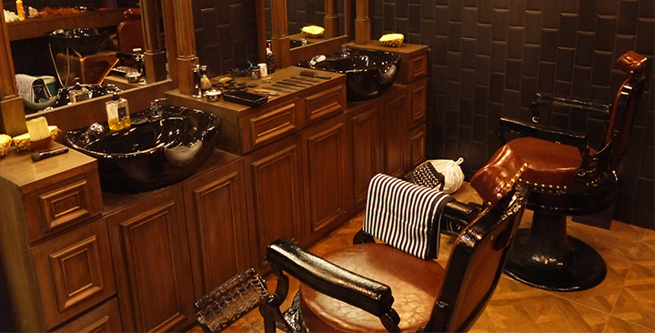 的男人对模式化的流程感到疲惫不堪,当你在电影里看到barbershop的时