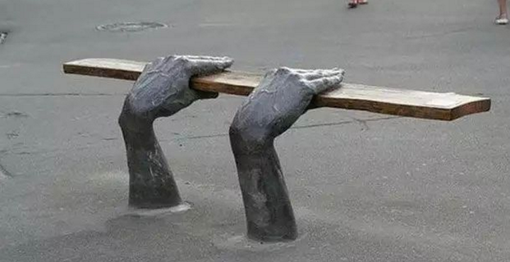 盘点设计奇葩的凳子,有人坐过两个就算我输_新浪看点