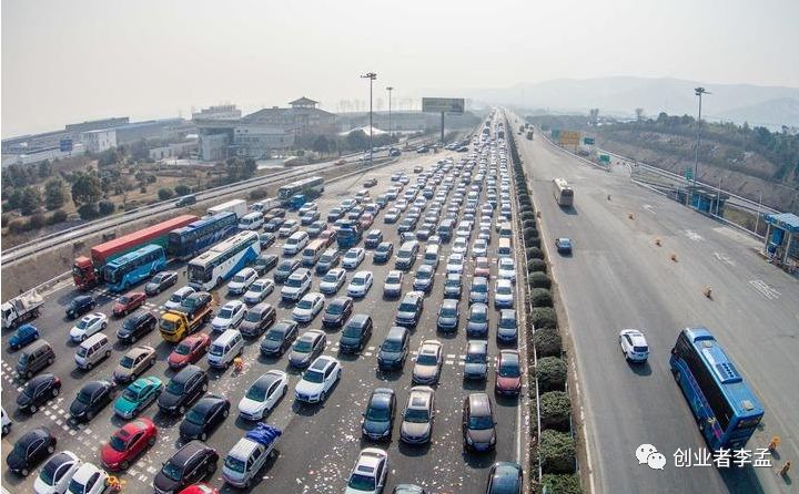 科技为什么没能改变春运高速大塞车?