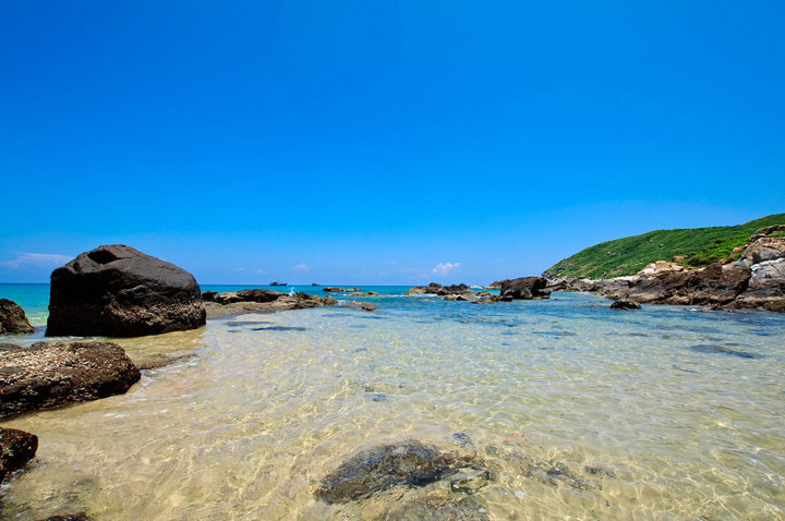 地址:文昌市龙楼镇铜鼓岭自然保护区文昌月亮湾是海南最有价值的旅游