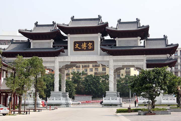 南中国最大的仿古集群式建筑群布吉文博宫