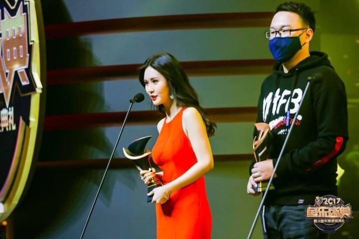 斗鱼鱼乐盛典被说"见光死"后, 纳豆下决心减肥, 阿冷推荐美颜摄像头