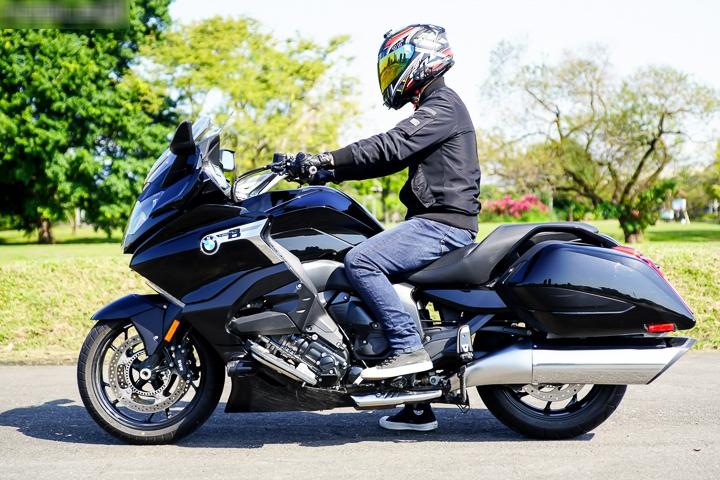 本田金翼最大竞争对手, 新款宝马k1600b试驾