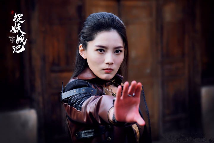 电影《捉妖战记》讲述的是民国乱世期间,孙爽饰演的捉妖师龙女跟随