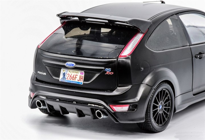 关注微信订阅号 motobooks你能看到新一代福特福克斯rs的试驾测评哦~!