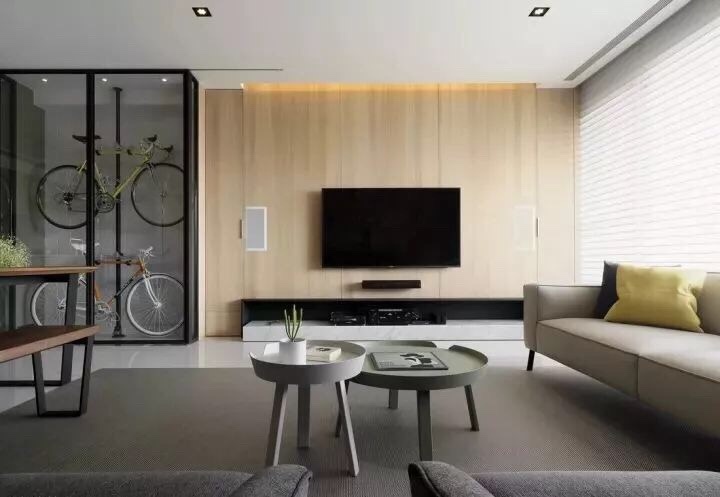 木地板上墙,蛮好的背景墙.