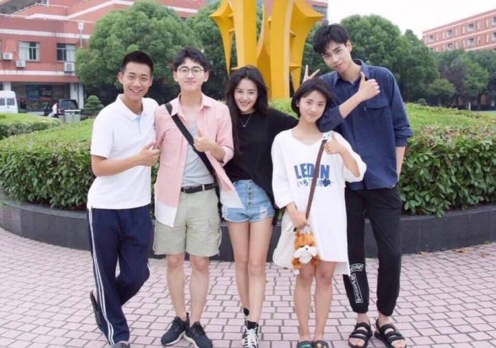 二十四小时胡一天王梓薇合唱跑调版白娘子,网友:沈月什么时候来