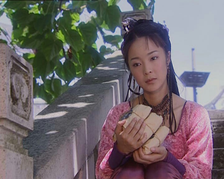 央视寒暑假必备神剧《魔幻手机》《白蛇传》里面的她这么毁形象