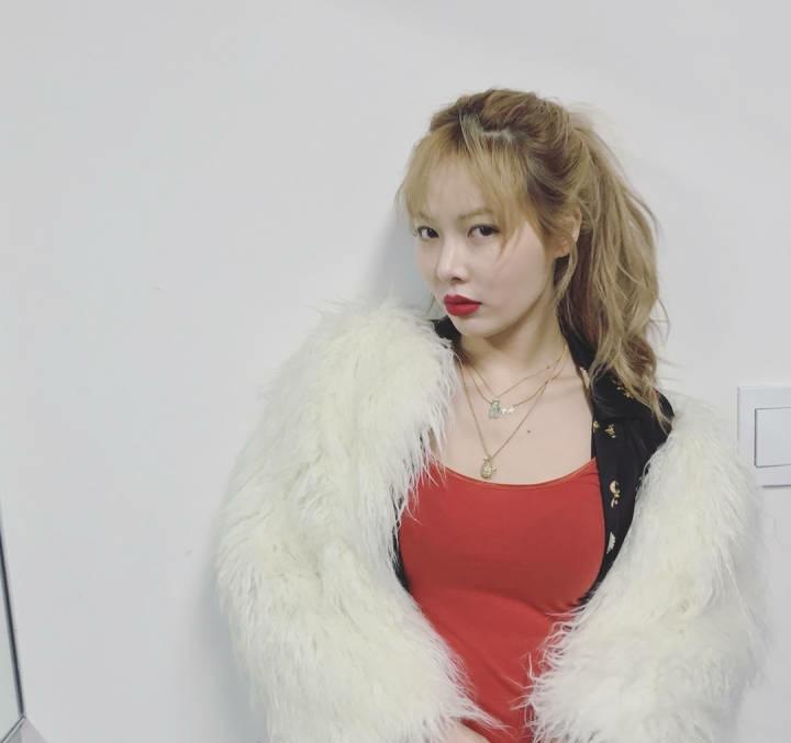 韩国小野马金泫雅, 出道11周年, 百变造型彰显天后风范!