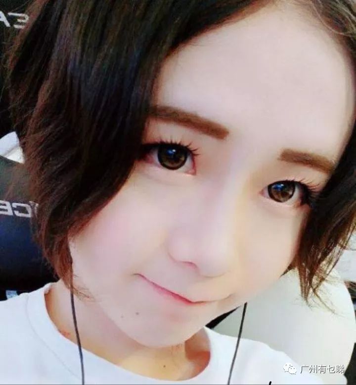 女装大佬风靡全网如何看待男穿女装