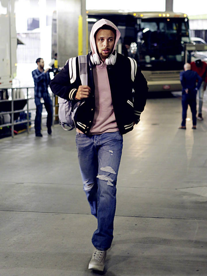 库里的颜值和身材真的可以去做模特了