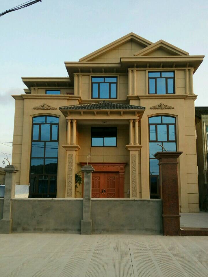 实拍3套农村自建房,30多万就建出100万效果,3层真就比2层好看?