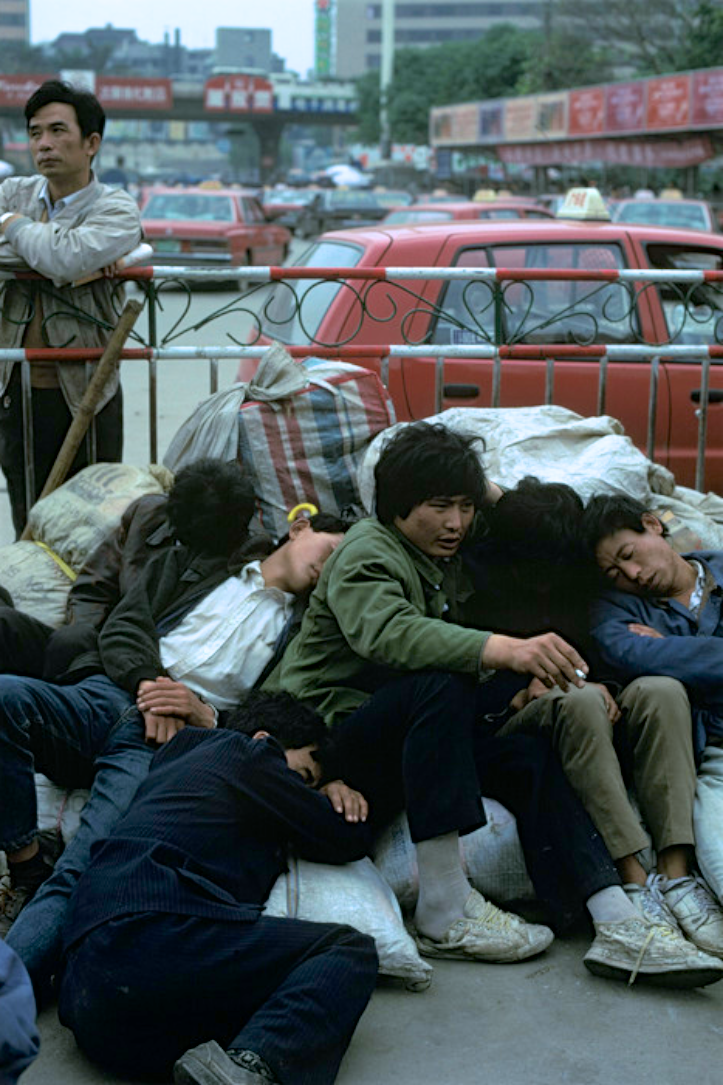 老照片九十年代南下打工潮