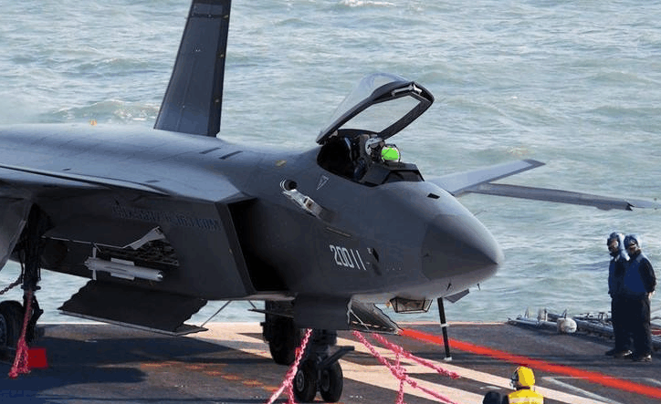 中国歼20版舰载机现身, 装备国产涡扇15发动机, 性能世界领先