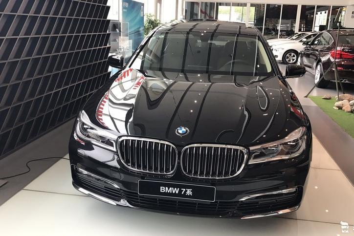 酒后和朋友斗气花200万买辆宝马媳妇儿看后懵了