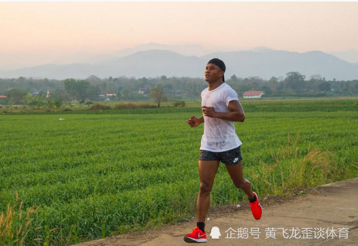 播求在农村刻苦训练,网友调侃这是想与武僧一龙打三番战复仇吗?