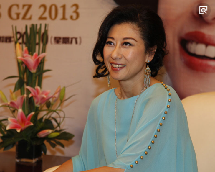 曾是娱乐圈的天后,嫁给恩师的她,如今56岁坚持不生孩子!