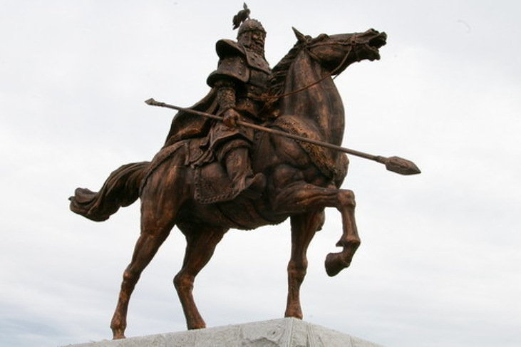 乾隆二十年(1755年)海兰察应征入索伦兵,只是做一名库特勒(即牵马手)