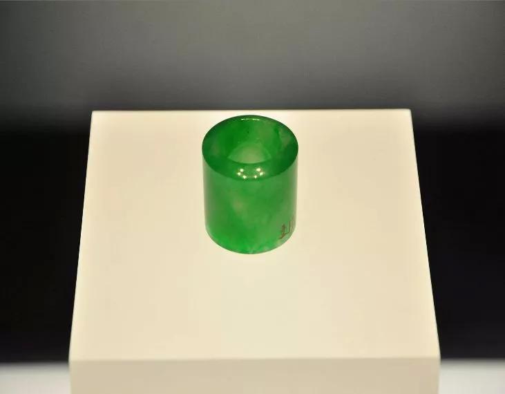 李莲英的一个翡翠扳指值2个亿?这个大太监堪比慈禧太后!