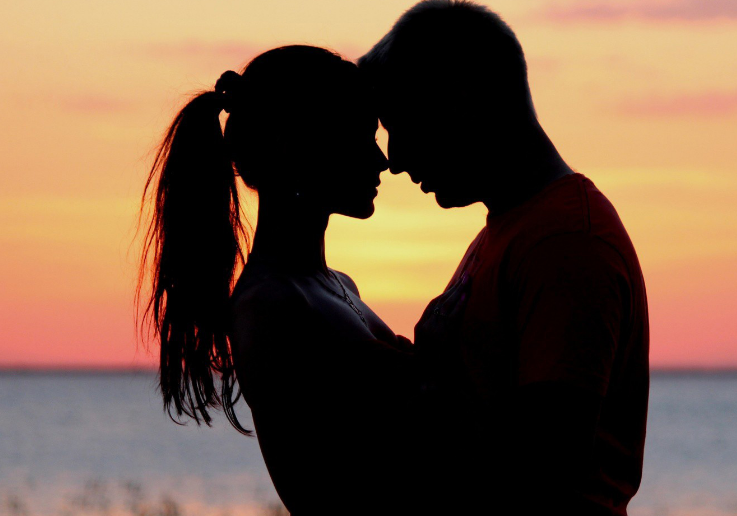 小白兔和小小老虎的爱情故事