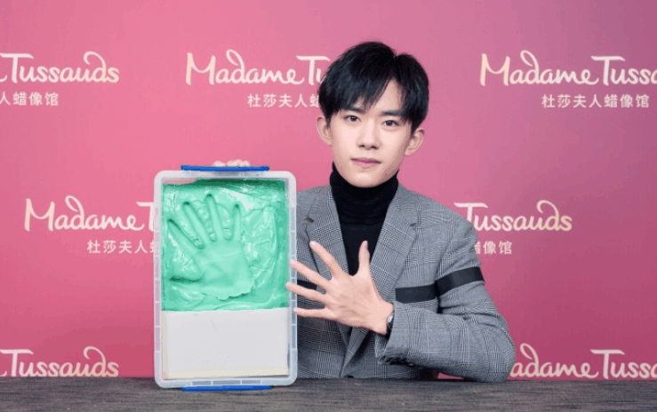 终于等到你易烊千玺首尊蜡像花絮公开即将入驻杜莎夫人蜡像馆