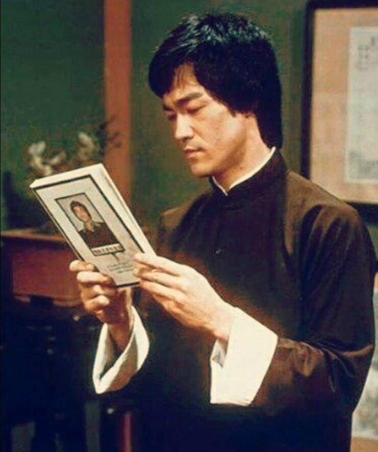 李小龙极其罕见的老照片,纪念永远的龙哥,把中国功夫推向全球_新浪