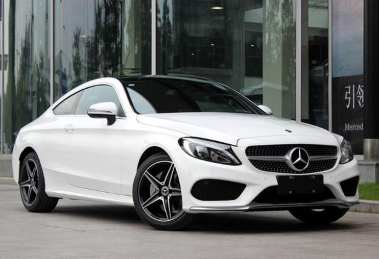 把妹王改款了奔驰新c级双门轿跑车路试车谍照曝光