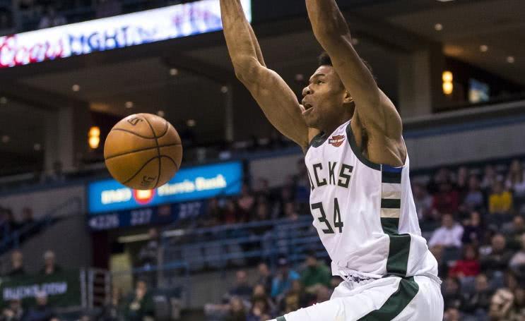 鹈鹕加时胜雄鹿:浓眉27分,隆多16 12,字母哥缺陷暴露!