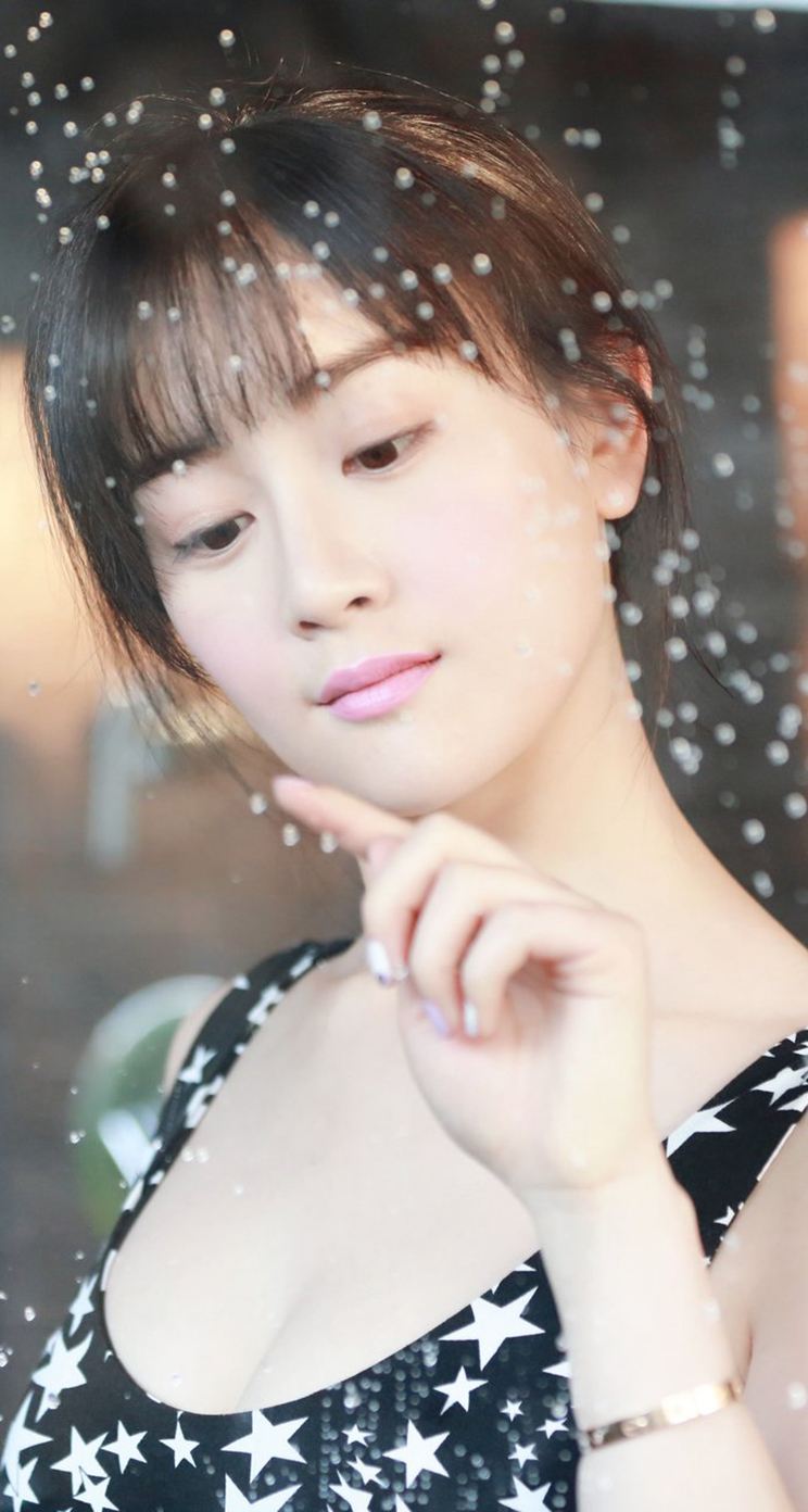 "变脸"后的张檬开起直播,这脸简直不忍直视!网友:这是蜡像?