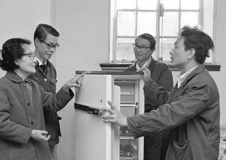 80年代罕见老照片：图2让人怀念，图3土豪标配|标配|土豪|罕见_新浪新闻