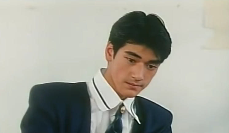 林心如因"还珠格格"一角走红,其实在之前演过"学校霸王"电影