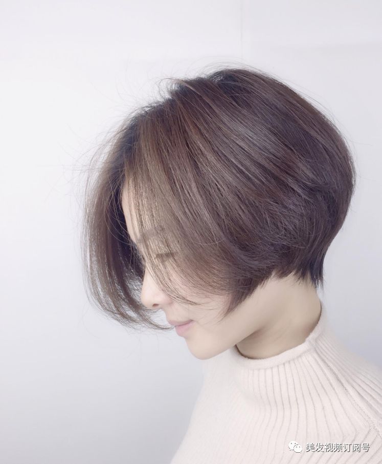 春天流行齐边短发