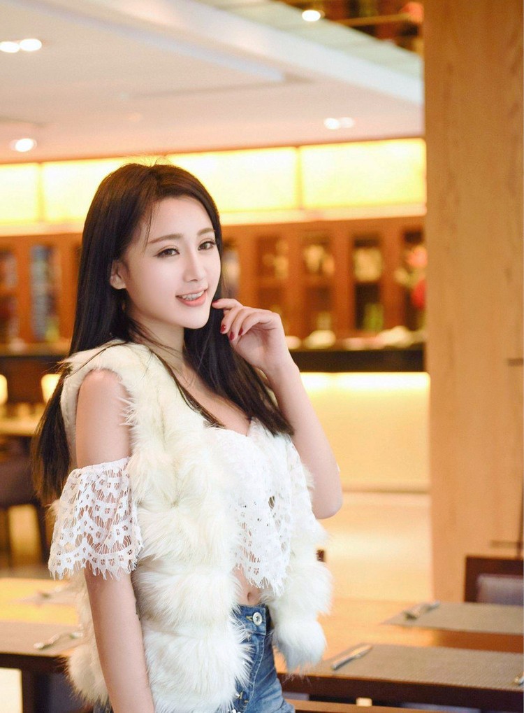 一个有着高贵气质的成熟大美女!