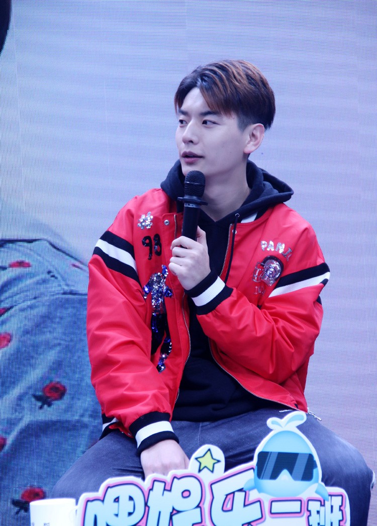 杨川北《极光之恋》给关晓彤马可约会搅局不尴尬