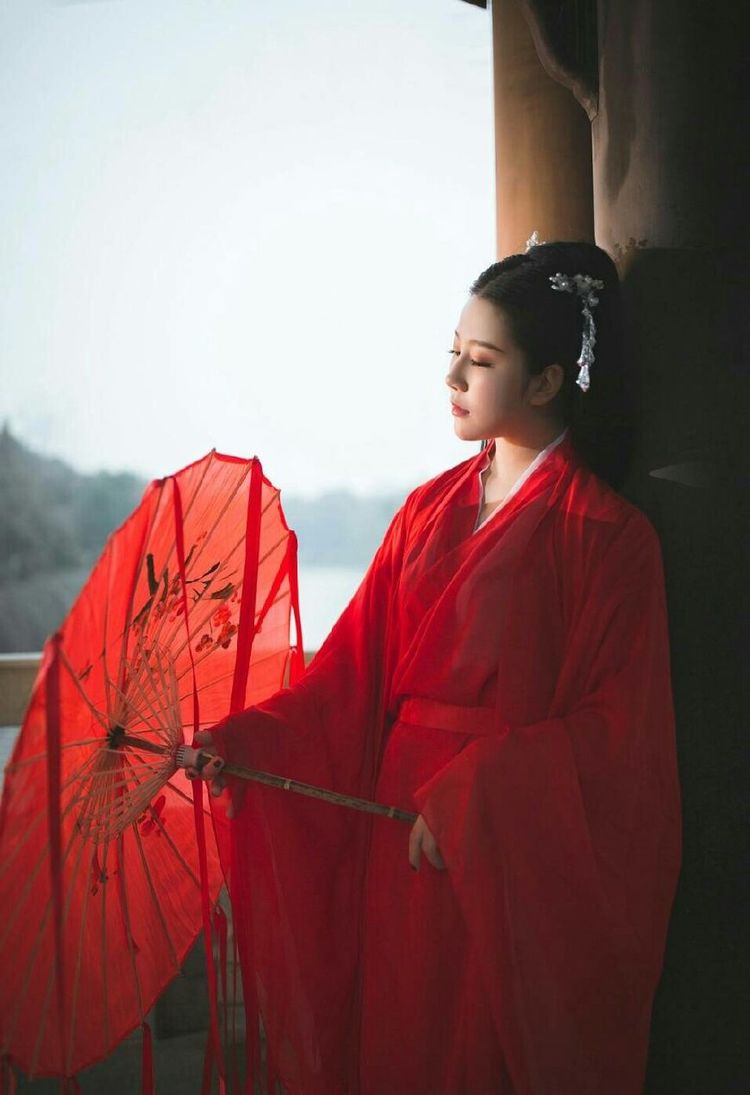 思悠悠,恨悠悠,恨到归时方始休,月明人倚楼 古风