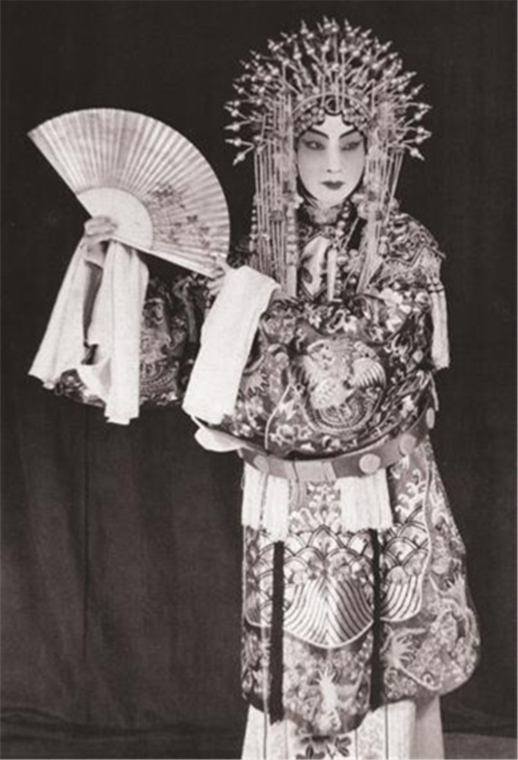 梅兰芳珍贵的老照片第一张与孟小冬的合影