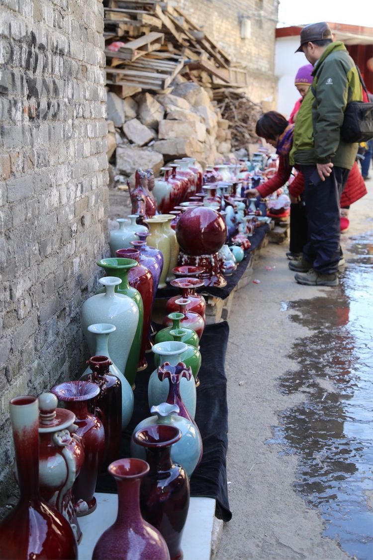 公里处,驰名中外的钧瓷文化发祥地,是中国北方陶瓷的主要产地和集散地