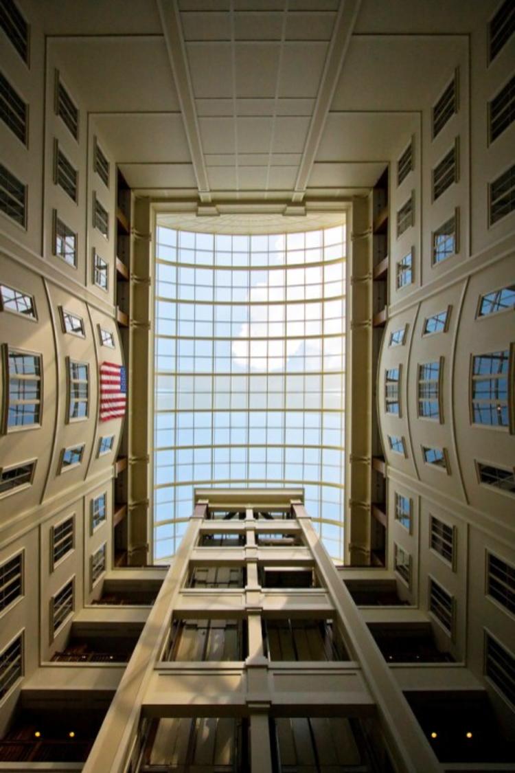 建筑内部采用了回字形结构,像篮子一样是中空的(来源:wp)从 2000 年到