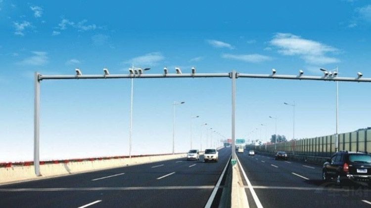 行业 正文 电子警察是国内的出现的第一批道路监控摄像头,早在1996年