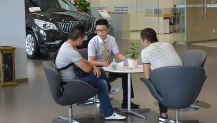 又到年底了,去4S店买车这样砍价最便宜!