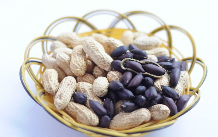 花生喷雾多久开始喷尿素,共喷雾多少次,效果好