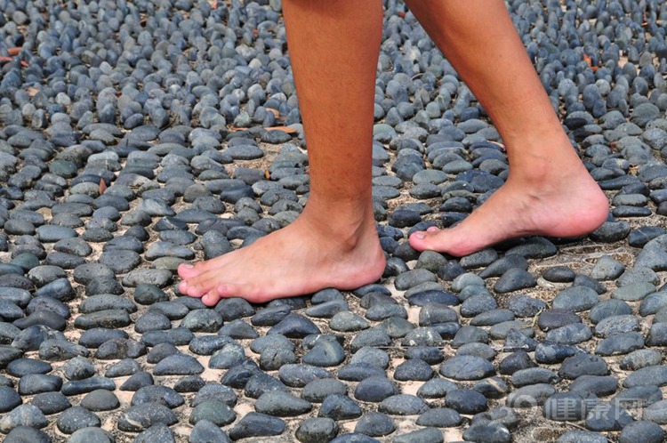 注意了:3种走路姿势是疾病信号!越早发现越好