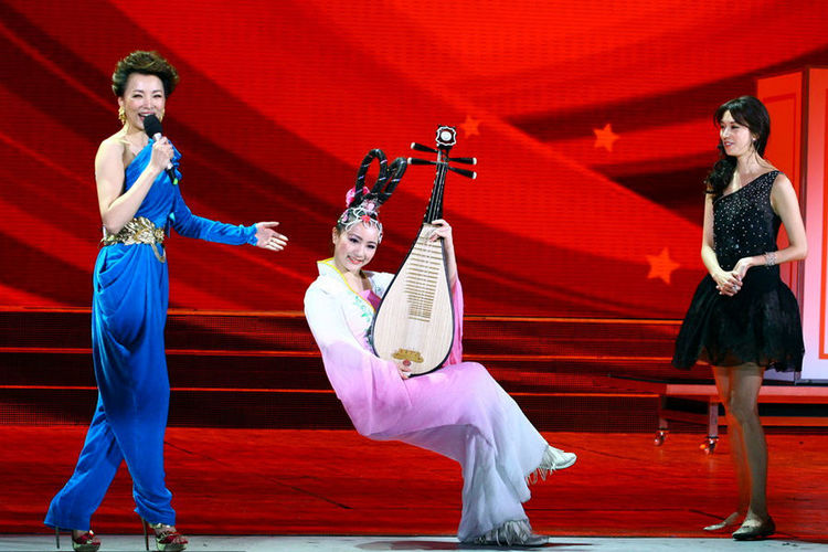 据称已经确定的主持人当然包含有董卿,李思思,尼格买提,李梓萌等人,但