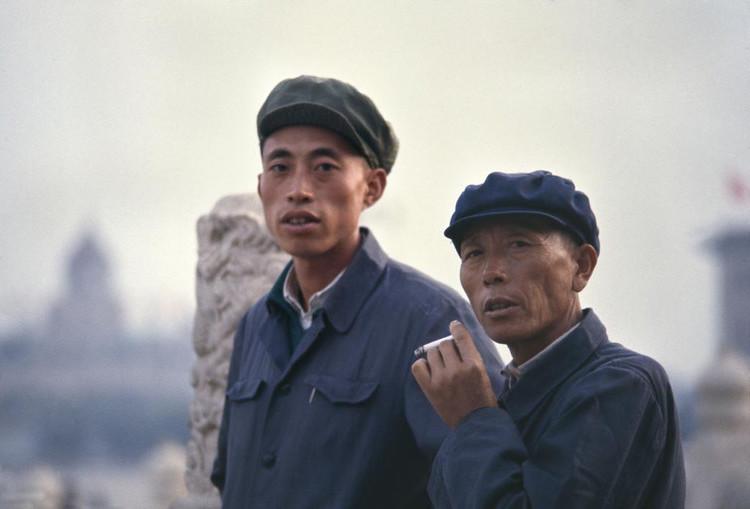 高清老照片: 七十年代的中国人形象, 当时满大街都看不到一个胖子