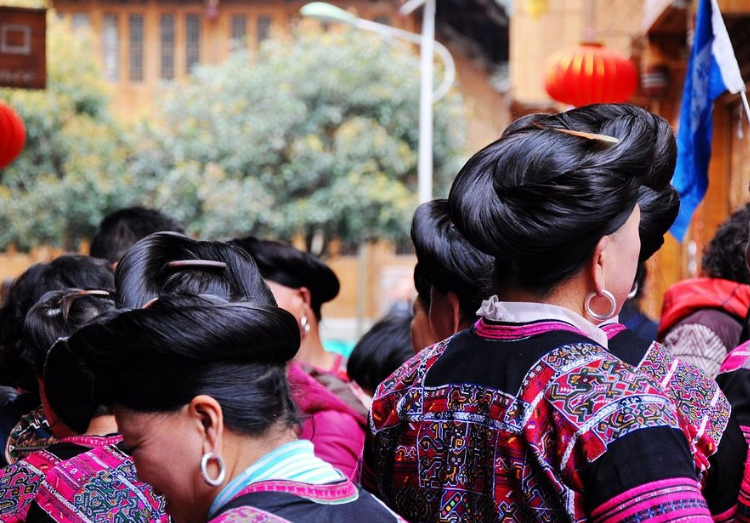 世界第一"长发村",每户妇女头发都超一米长