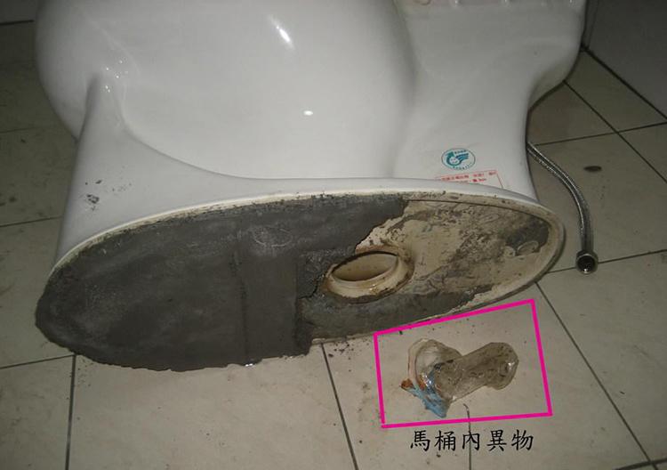 我家卫生间臭气冒不停,死党一进门就知问题在哪,难怪总是臭!