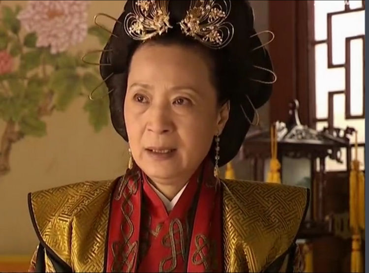 她曾是太后专业户,入行45年后终凭借灭绝师太一角走红!