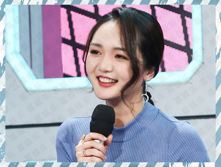 娱讯:李荣浩微笑,陈妍希出演邓丽君,陈伟霆微笑,周杰伦上春晚