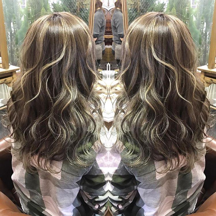 流苏染发为女生增加一些妩媚气息